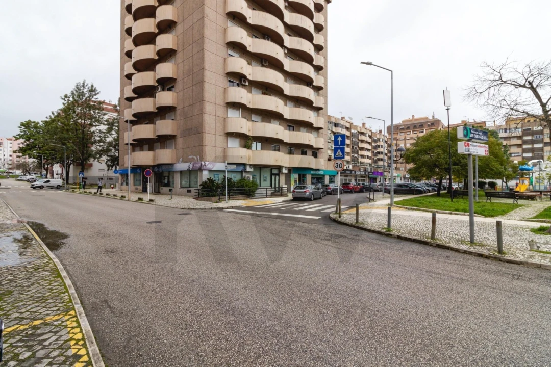 Apartamento T4 para Venda em Alverca do Ribatejo e Sobralinho Foto 32