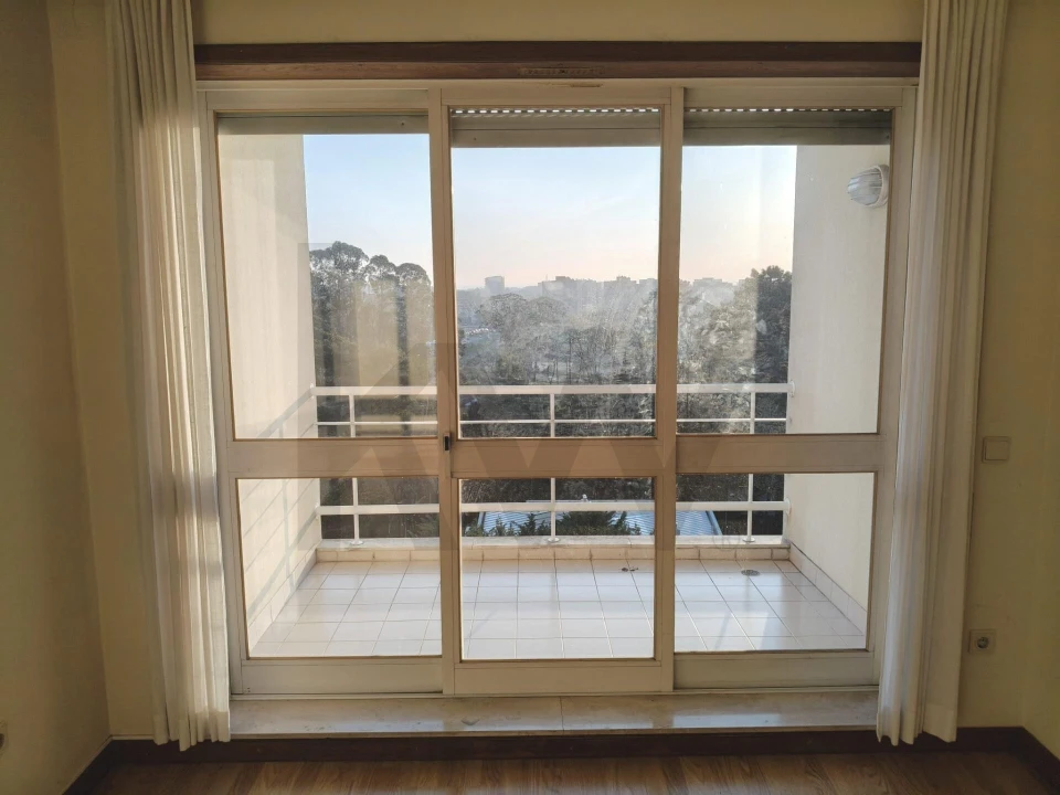 Apartamento T1 para Arrendamento em Paranhos Foto 3