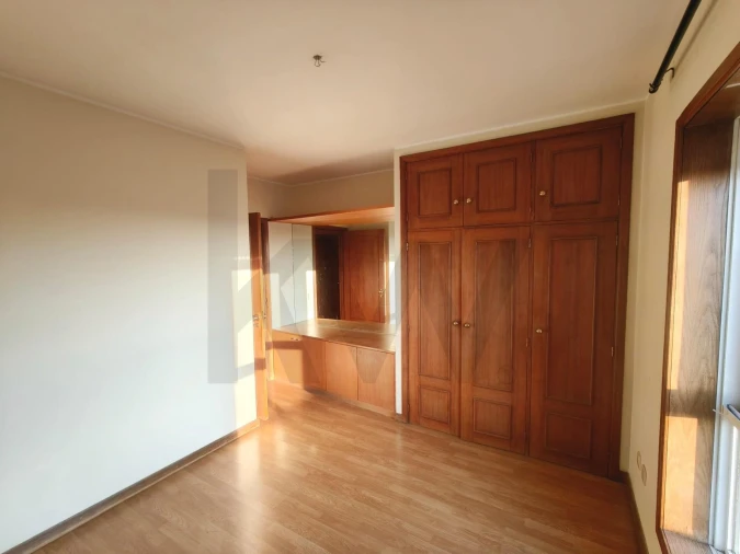Apartamento T1 para Arrendamento em Paranhos Foto 7