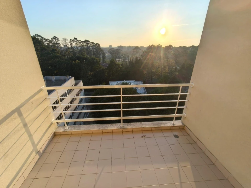 Apartamento T1 para Arrendamento em Paranhos Foto 4