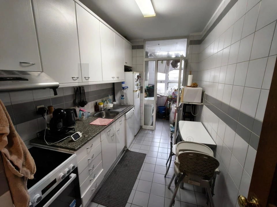 Apartamento T1 para Arrendamento em Paranhos Foto 9