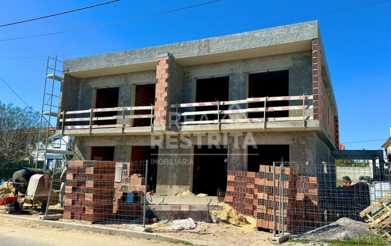 Moradia T4 para Venda em Fernao Ferro Foto 4