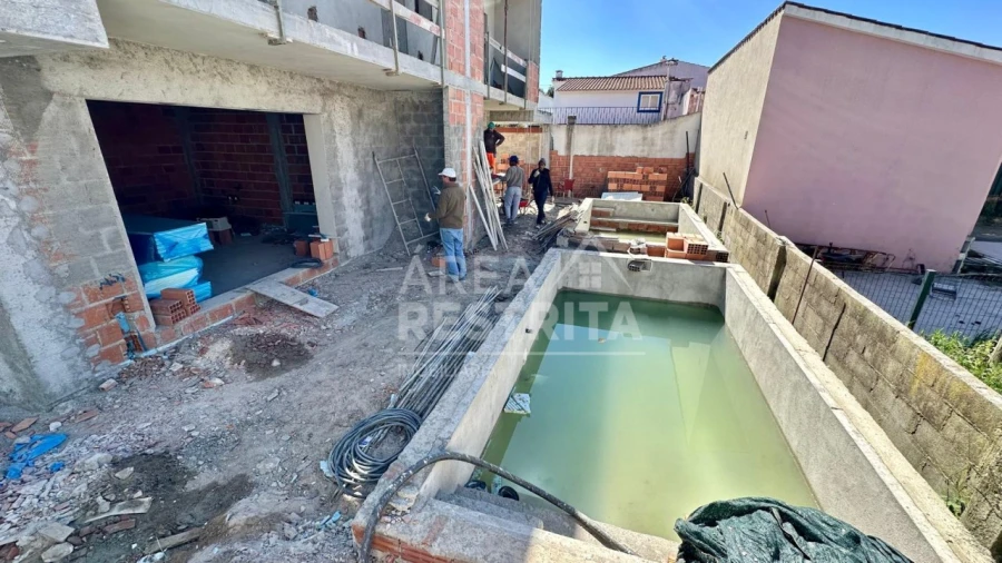 Moradia T4 para Venda em Fernao Ferro Foto 11