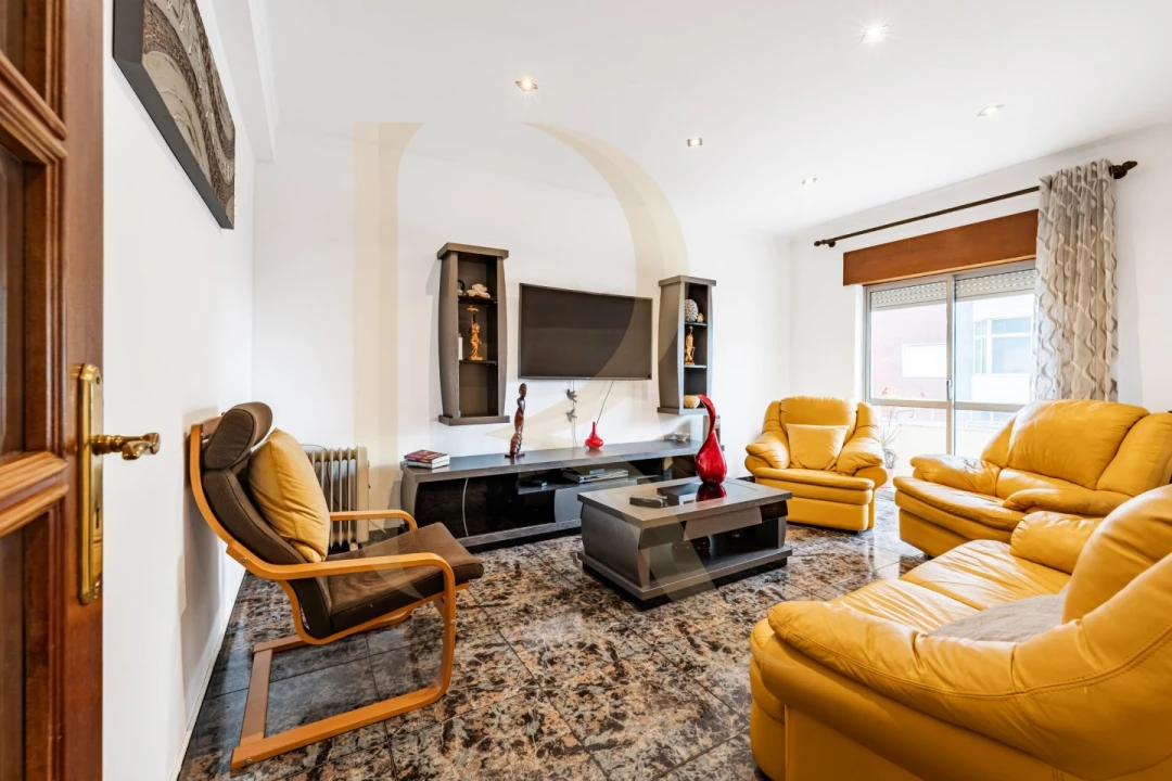 Apartamento T3 para Venda em Amora Foto 1