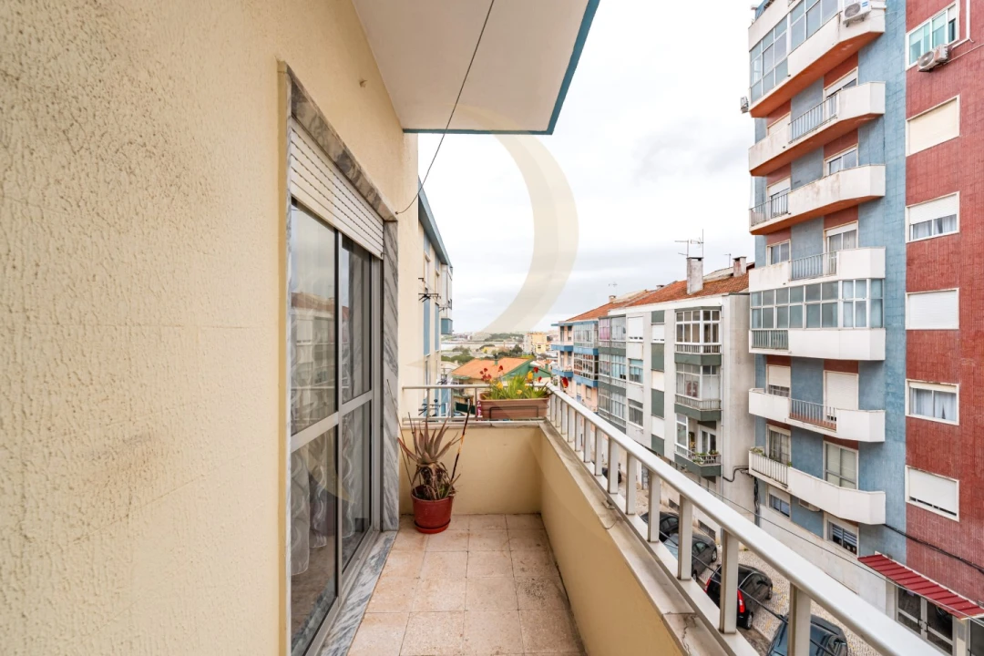 Apartamento T3 para Venda em Amora Foto 9