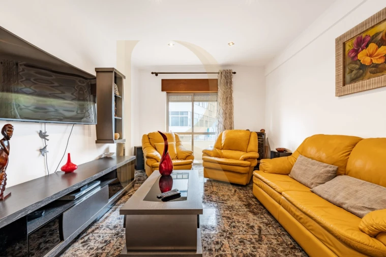 Apartamento T3 para Venda em Amora Foto 2