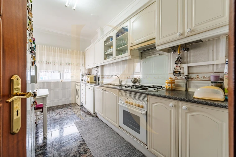 Apartamento T3 para Venda em Amora Foto 4