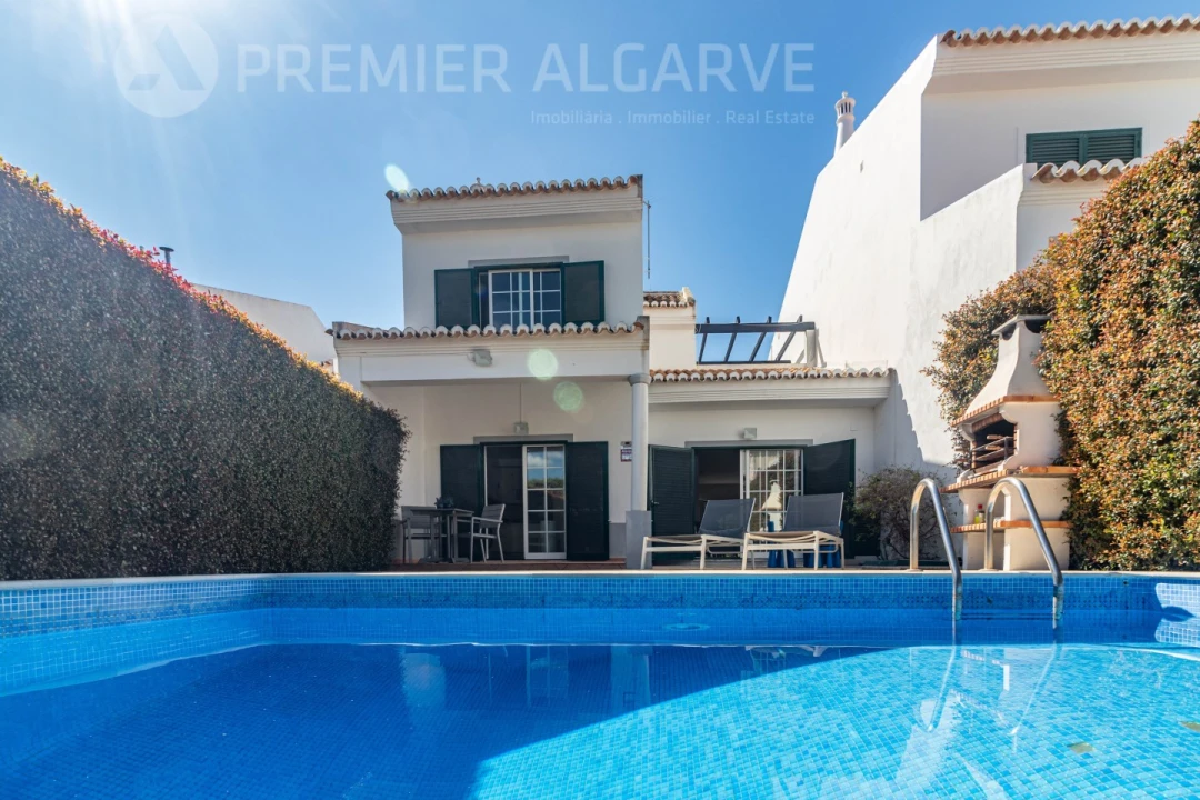 Moradia T3 para Venda em Almancil Foto 1