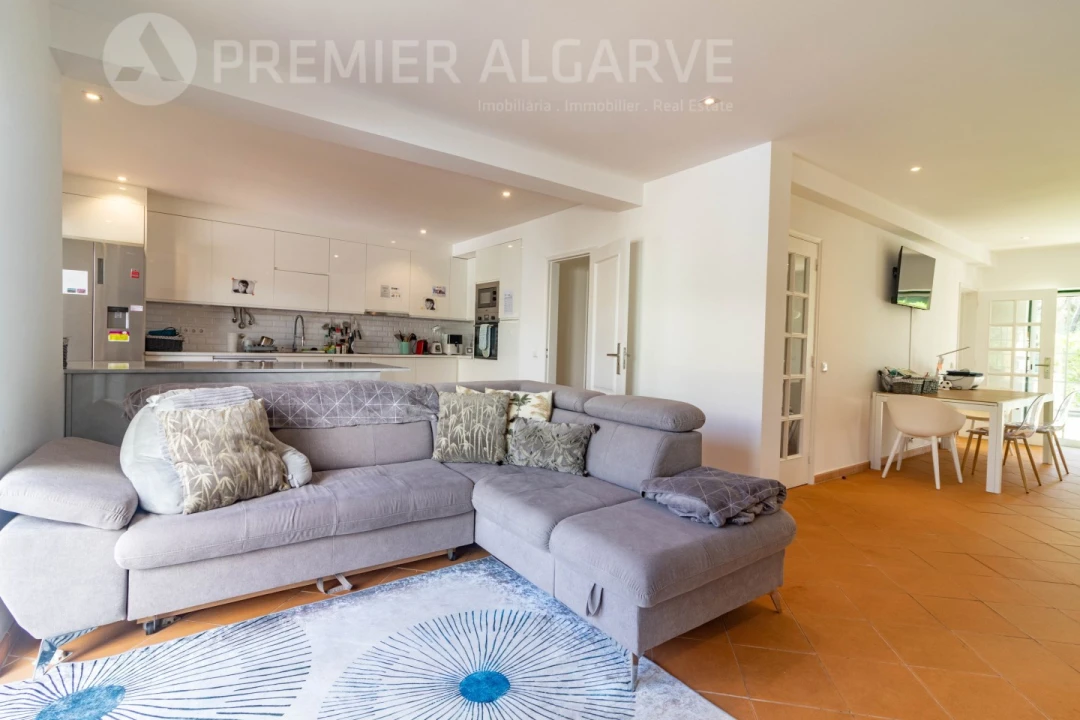 Moradia T3 para Venda em Almancil Foto 9