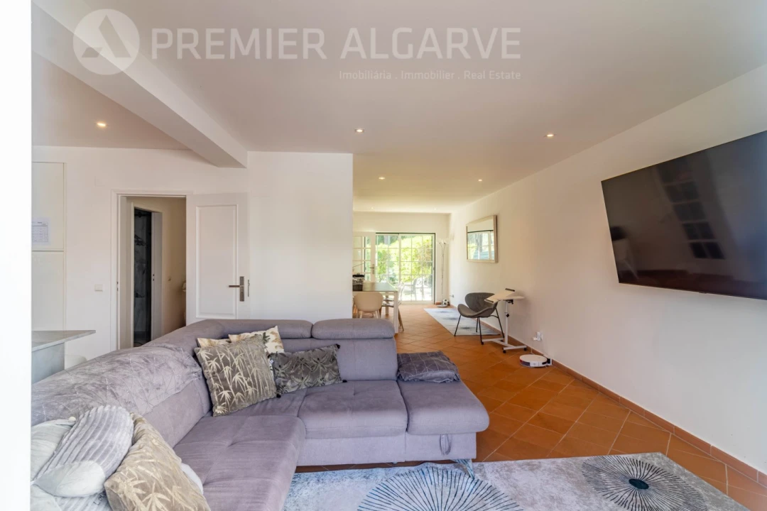 Moradia T3 para Venda em Almancil Foto 8