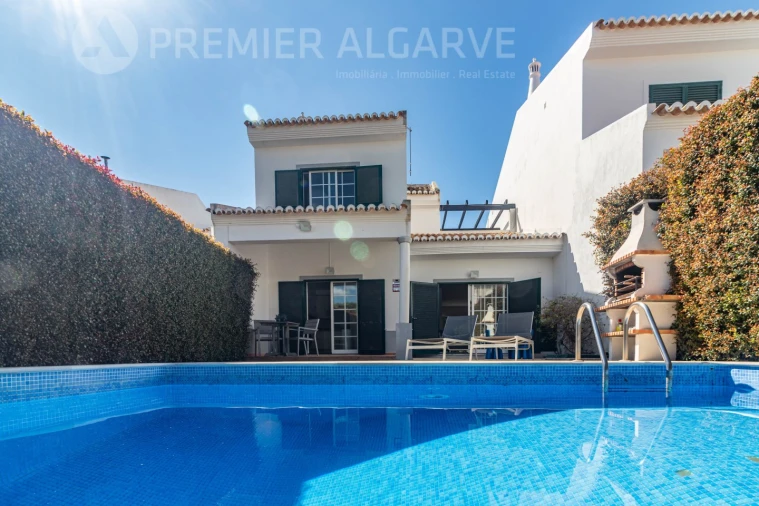 Moradia T3 para Venda em Almancil Foto 1