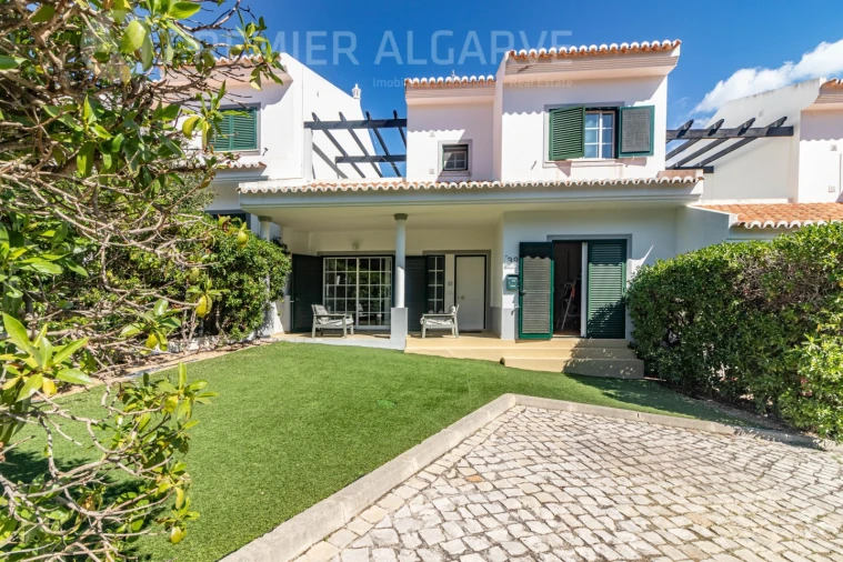 Moradia T3 para Venda em Almancil Foto 6