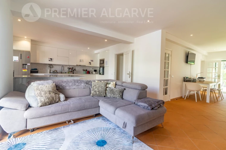 Moradia T3 para Venda em Almancil Foto 9