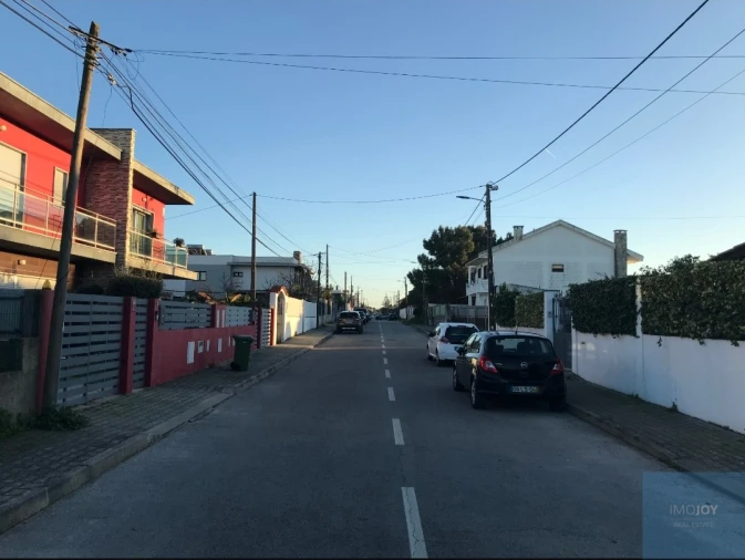 Moradia T4 para Venda em Fernao Ferro Foto 6