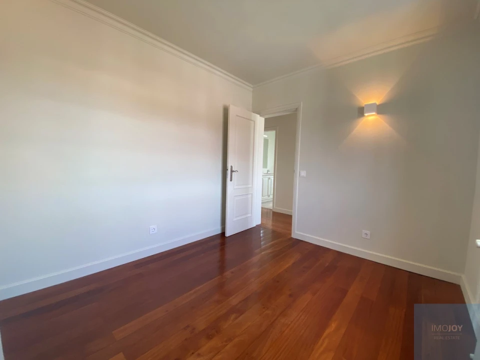 Moradia T3 para Venda em Alcabideche Foto 24