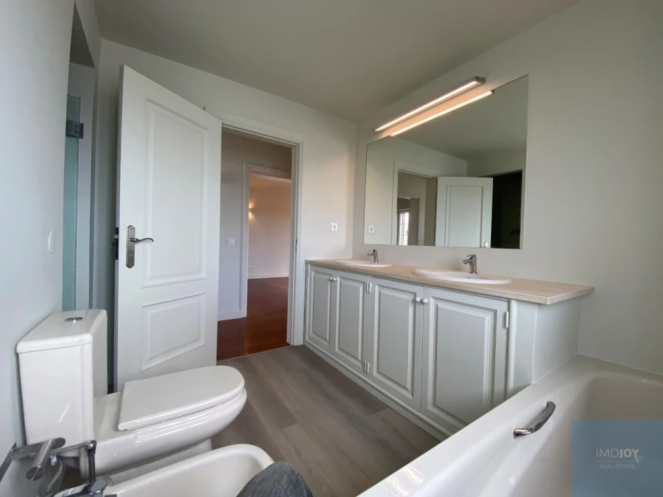 Moradia T3 para Venda em Alcabideche Foto 32