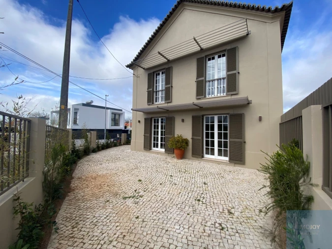 Moradia T3 para Venda em Alcabideche Foto 1