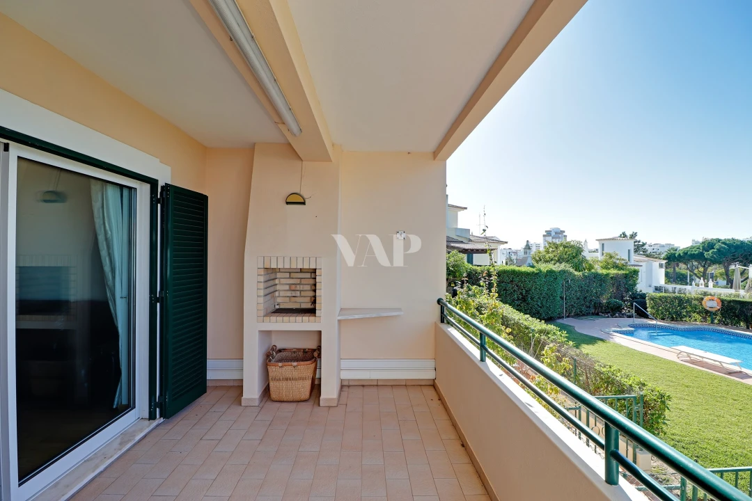 Apartamento T2 para Arrendamento em Quarteira Foto 8