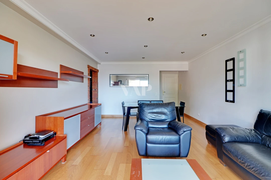 Apartamento T2 para Arrendamento em Quarteira Foto 10