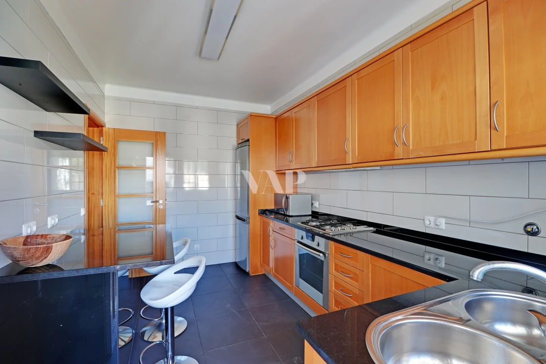 Apartamento T2 para Arrendamento em Quarteira Foto 11