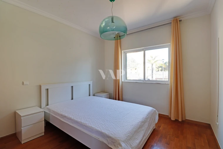 Apartamento T2 para Arrendamento em Quarteira Foto 16