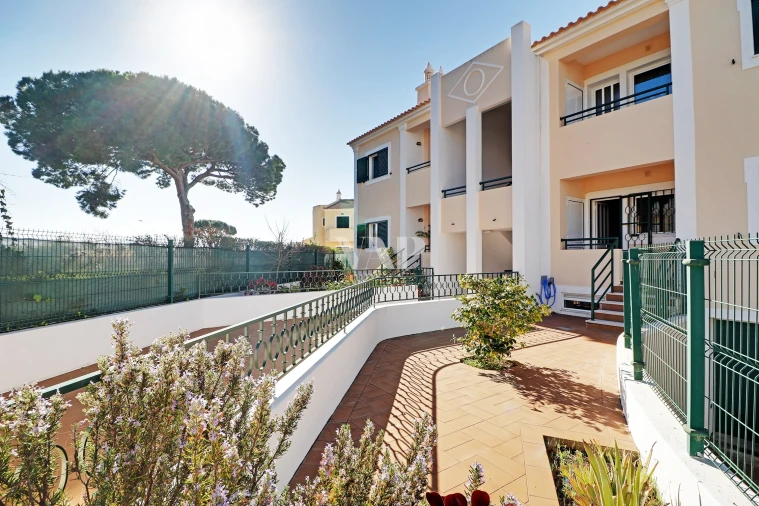 Apartamento T2 para Arrendamento em Quarteira Foto 18