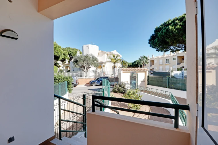 Apartamento T2 para Arrendamento em Quarteira Foto 17