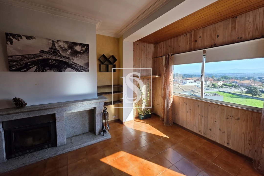 Apartamento T3 para Arrendamento em Currelos, Papízios e Sobral Foto 2