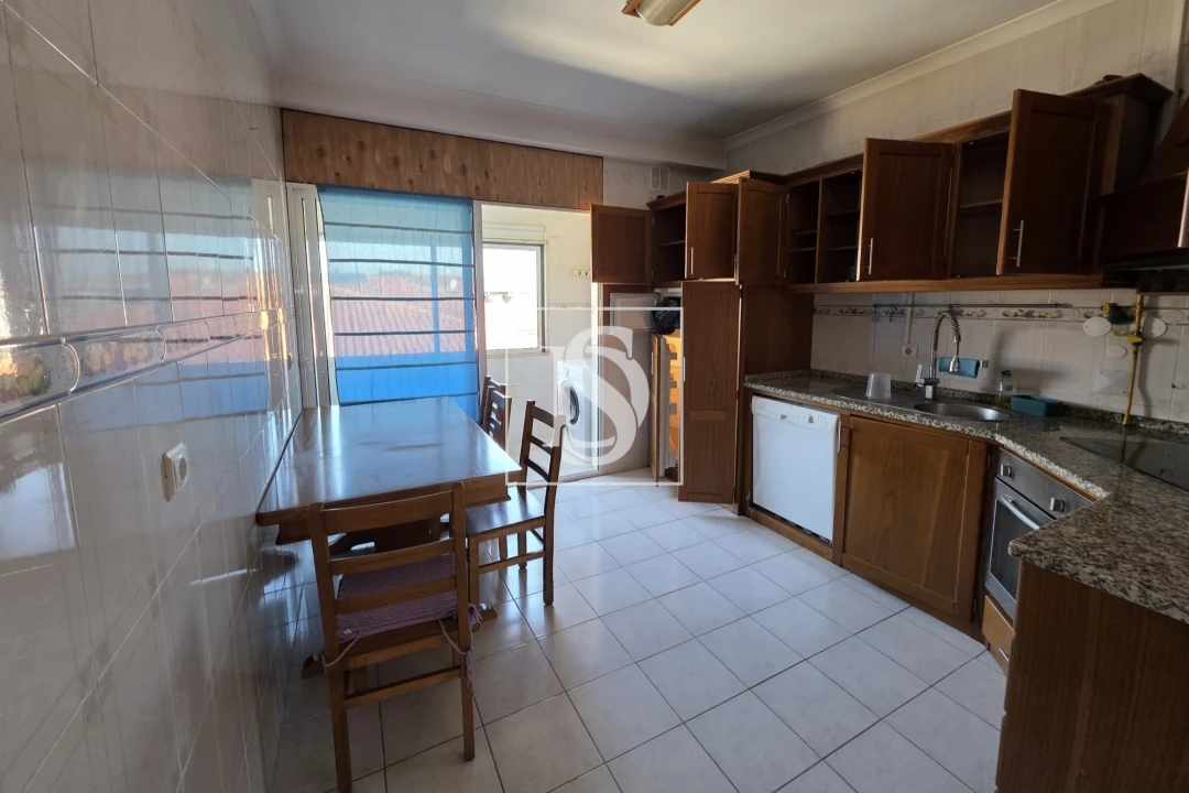 Apartamento T3 para Arrendamento em Currelos, Papízios e Sobral Foto 6