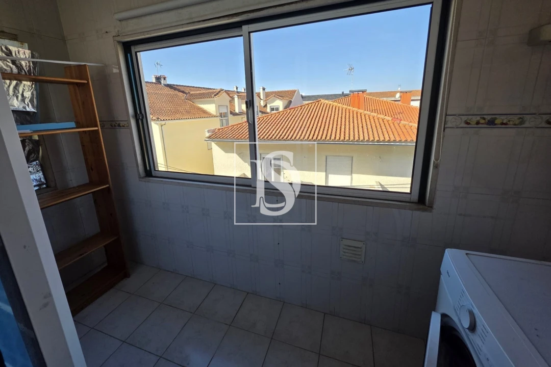 Apartamento T3 para Arrendamento em Currelos, Papízios e Sobral Foto 8