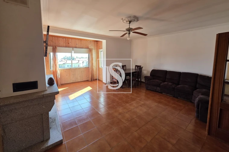 Apartamento T3 para Arrendamento em Currelos, Papízios e Sobral Foto 4