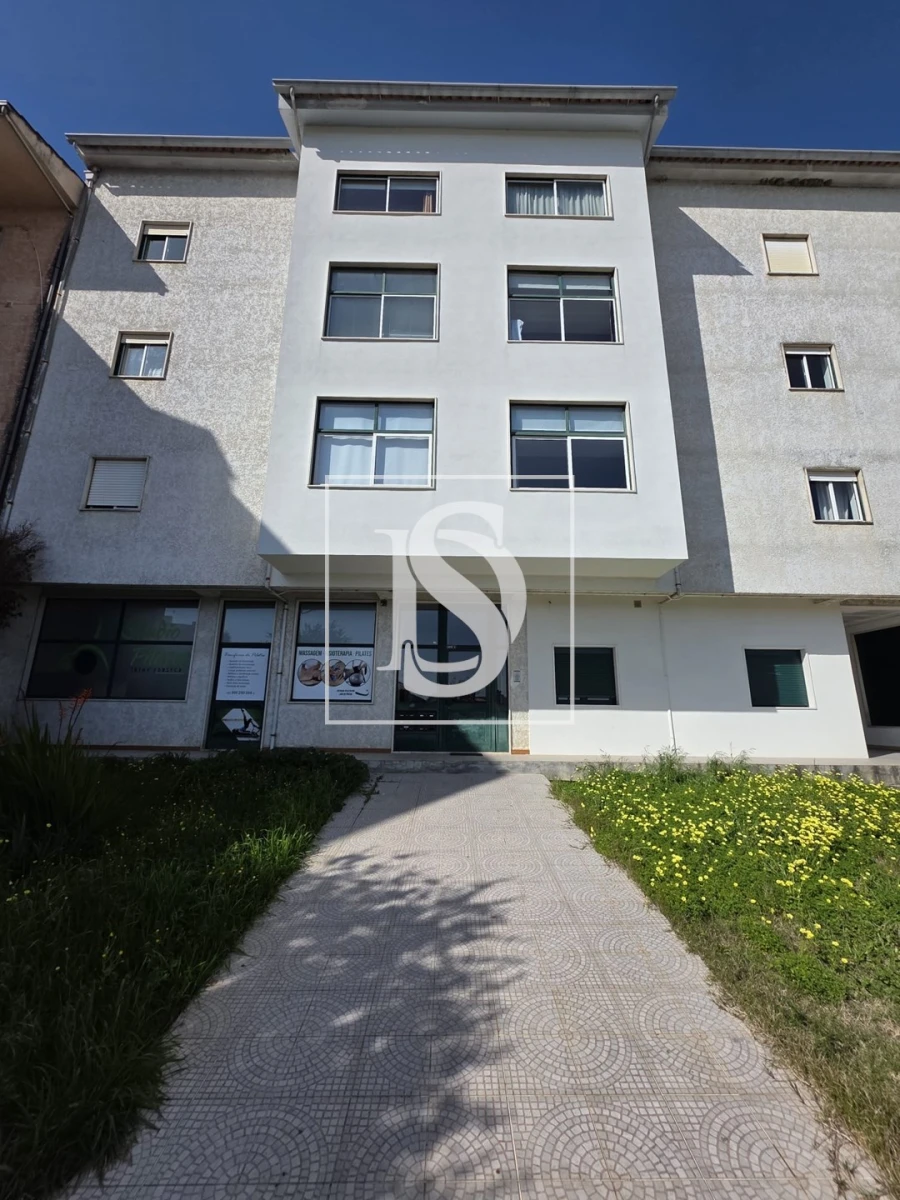 Apartamento T3 para Arrendamento em Currelos, Papízios e Sobral Foto 19