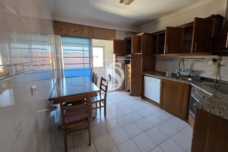 Apartamento T3 para Arrendamento em Currelos, Papízios e Sobral Foto 6