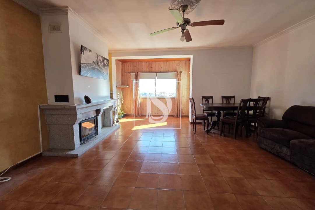 Apartamento T3 para Arrendamento em Currelos, Papízios e Sobral Foto 3