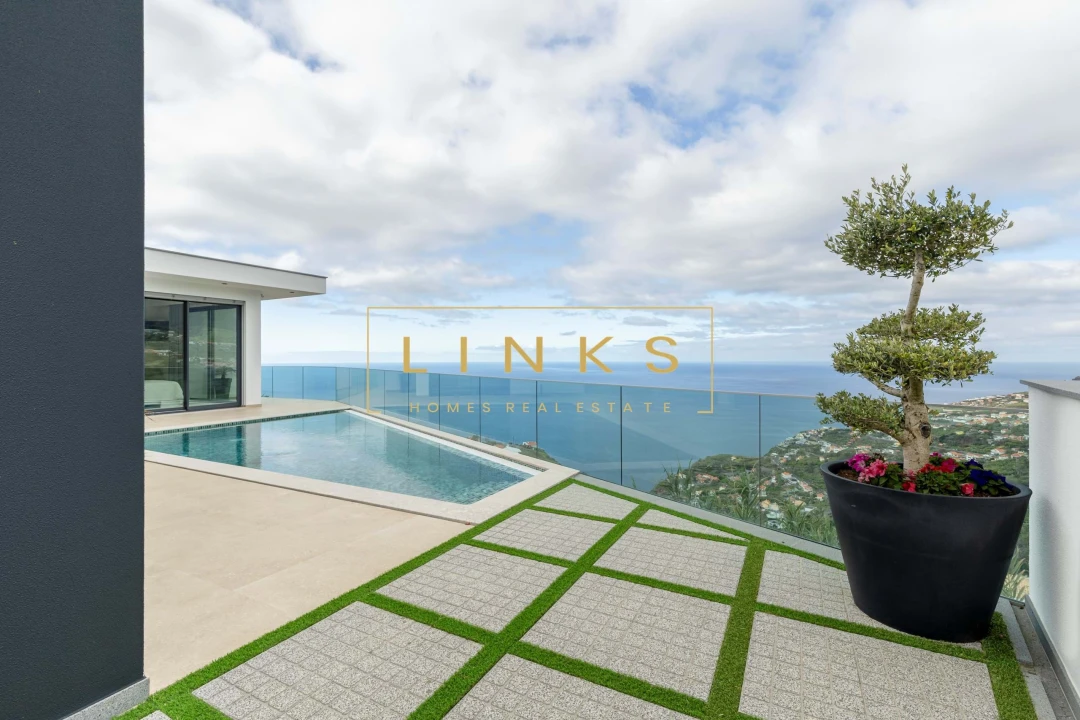 Moradia T3 para Venda em Estreito da Calheta Foto 4