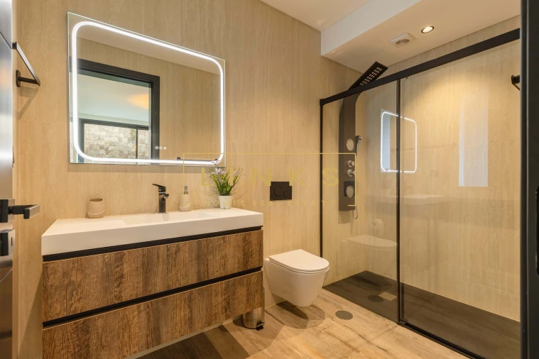 Moradia T3 para Venda em Estreito da Calheta Foto 53