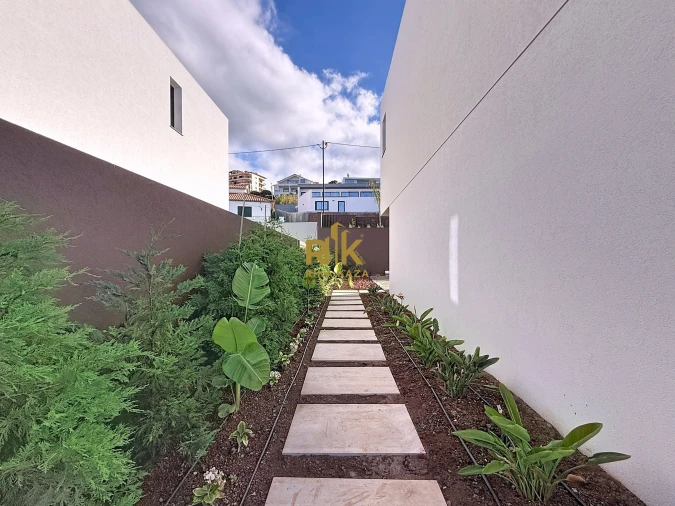 Moradia T3 para Venda em Calheta Foto 34