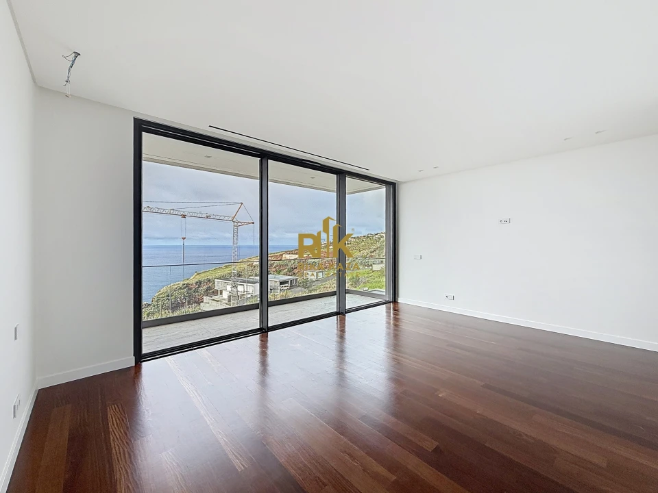 Moradia T3 para Venda em Calheta Foto 5