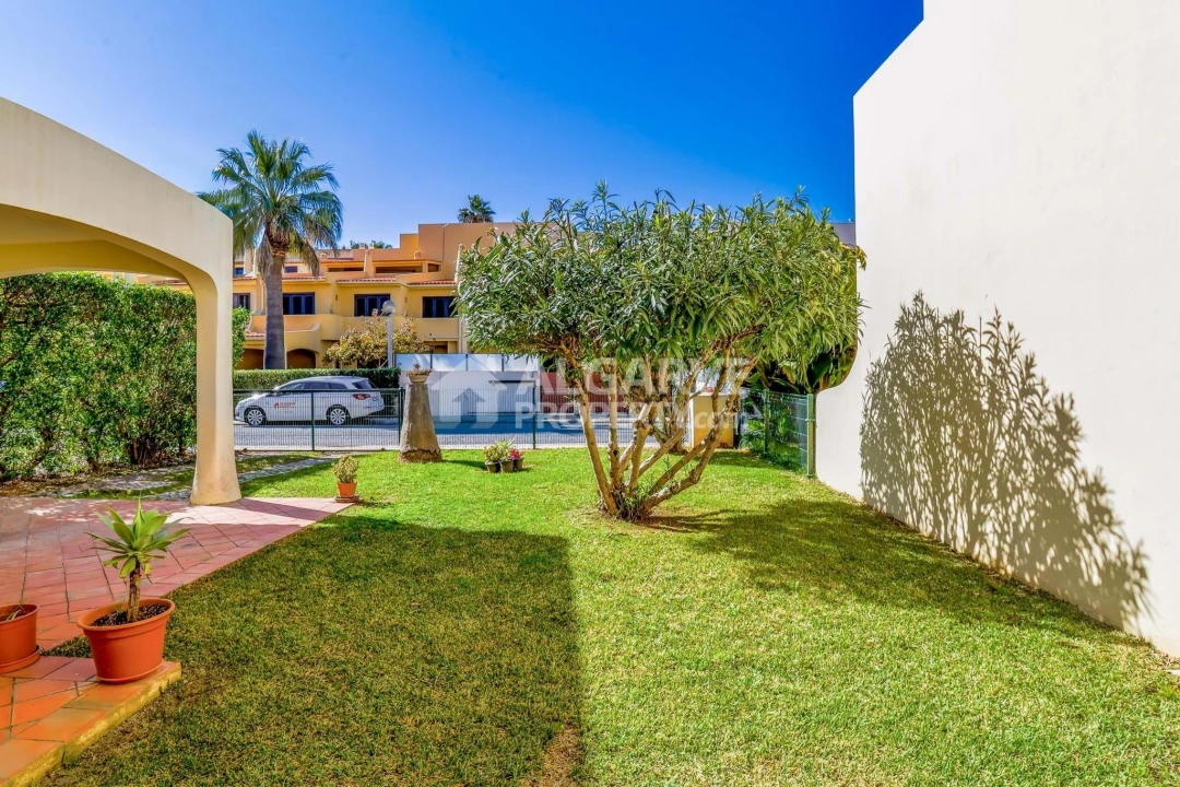 Moradia T4 para Venda em Albufeira e Olhos de Água Foto 17