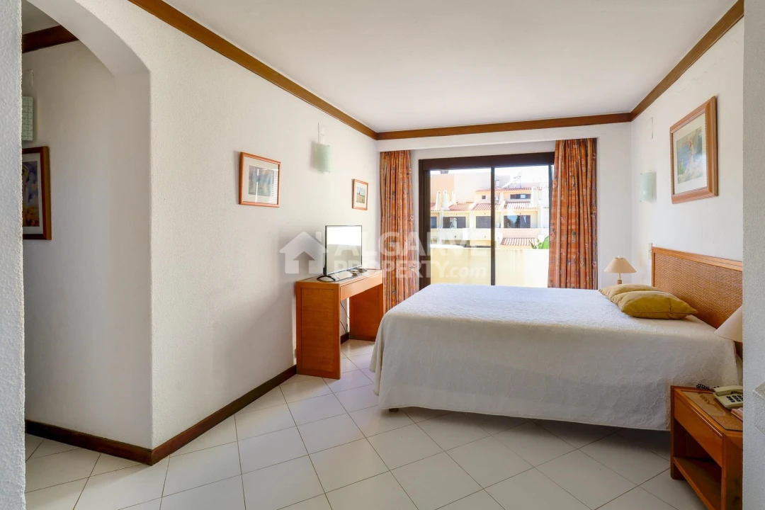 Moradia T4 para Venda em Albufeira e Olhos de Água Foto 11