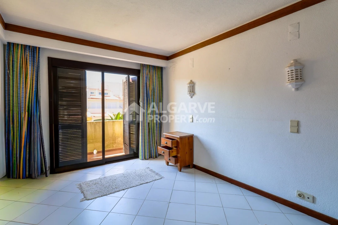 Moradia T4 para Venda em Albufeira e Olhos de Água Foto 10