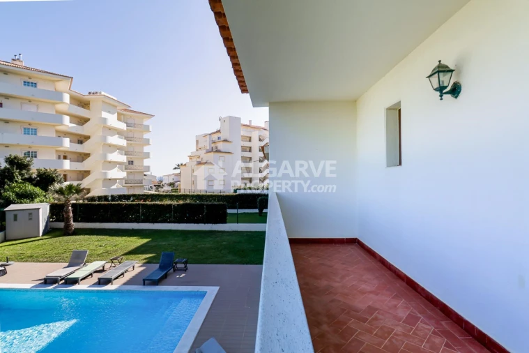 Moradia T4 para Venda em Albufeira e Olhos de Água Foto 18