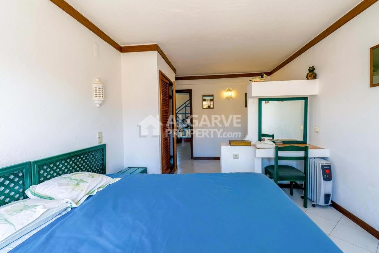 Moradia T4 para Venda em Albufeira e Olhos de Água Foto 9