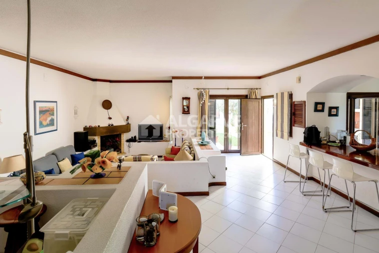 Moradia T4 para Venda em Albufeira e Olhos de Água Foto 5