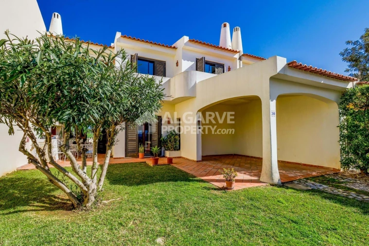 Moradia T4 para Venda em Albufeira e Olhos de Água