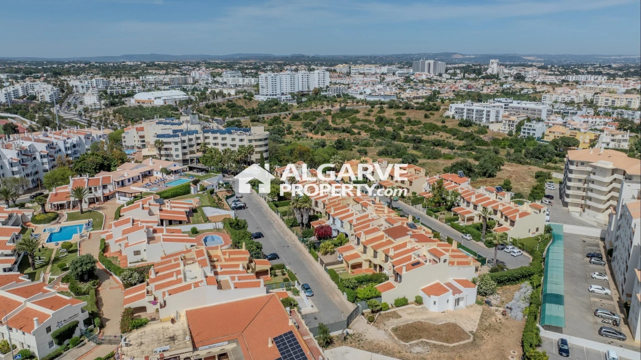 Moradia T4 para Venda em Albufeira e Olhos de Água Foto 27