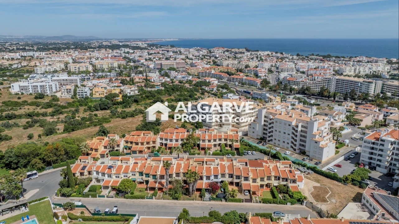 Moradia T4 para Venda em Albufeira e Olhos de Água Foto 25