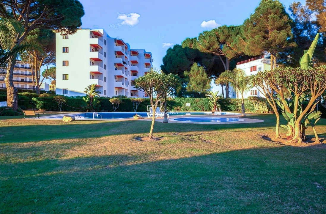 Apartamento T1 para Venda em Quarteira Foto 28