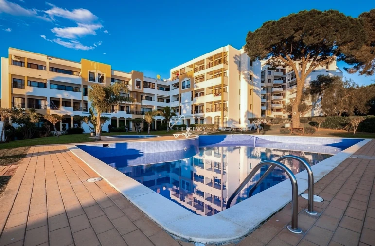 Apartamento T1 para Venda em Quarteira Foto 1