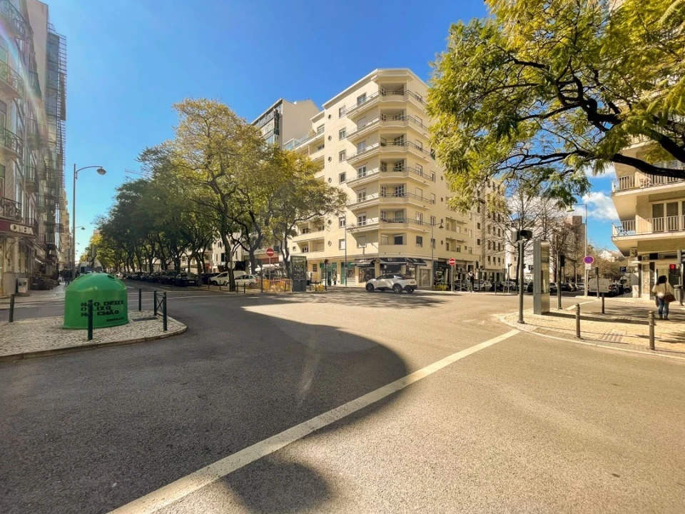 Negócio para Arrendamento em Avenidas Novas Foto 2